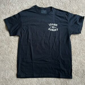 Men’s Black Graphic T-Shirt | Learn To Forget | Size Large